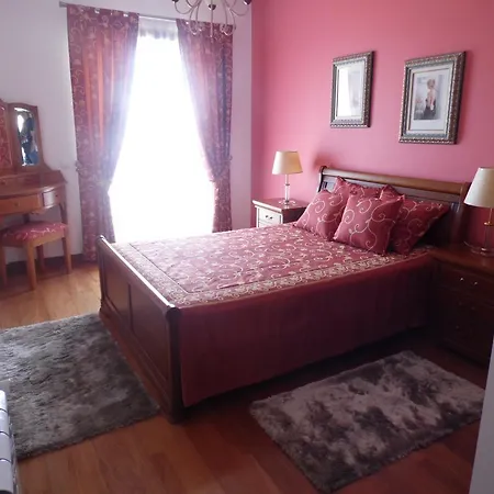 Jose Bracourt Apartment